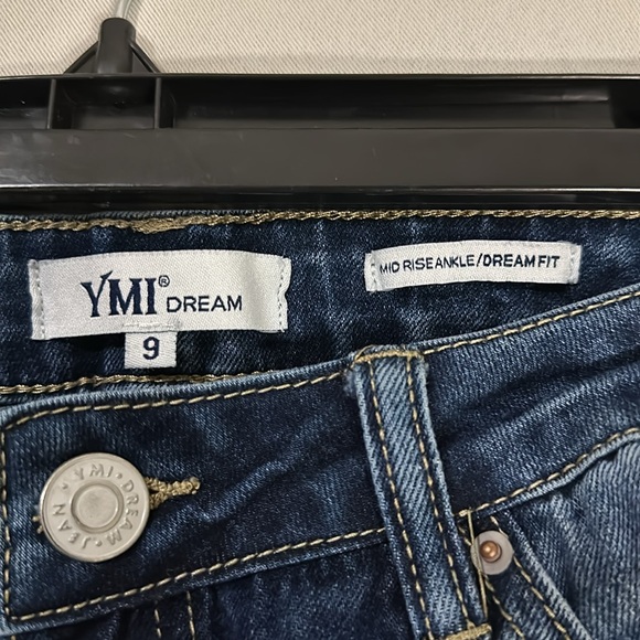 YMI dream size 9 women’s jeans
Mid rise ankle - Picture 2 of 4